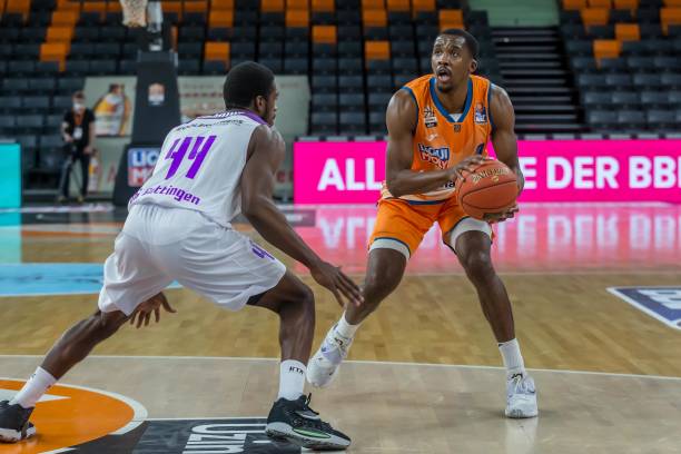 库里：愿与克莱&追梦待在勇士 这是我们动力所在