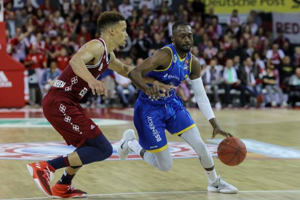 尤其令人期 尤其令人期