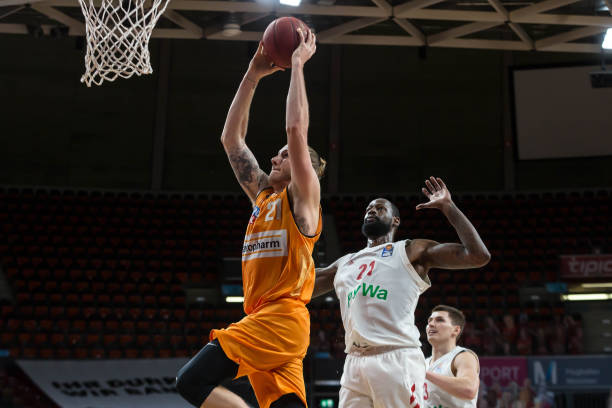 且具备搅局 且具备搅局